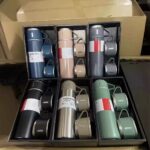Vacuum flask with 2 cup set